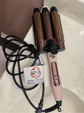 L'ange Hair Le Tridente Titanium 3-Barrel Waving Iron